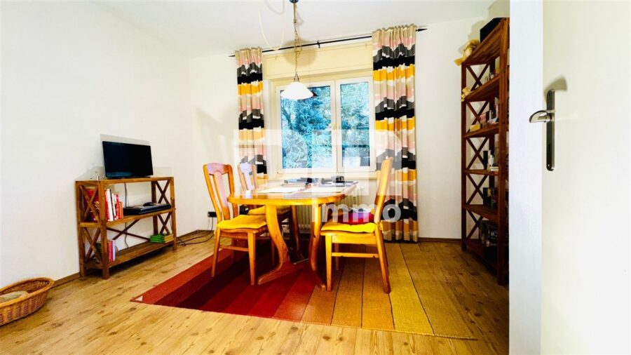 Helle Vierzimmerwohnung (Hochparterre) mit Balkon in Traumlage - Kinderzimmer / Aktuell Esszimmer